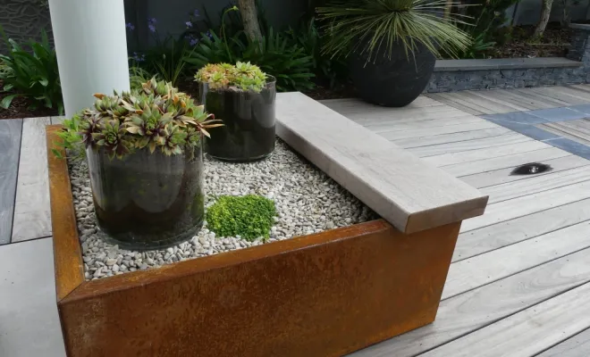 Rénovation d'une terrasse en bois et grès cérame à Monfort-sur-Meu