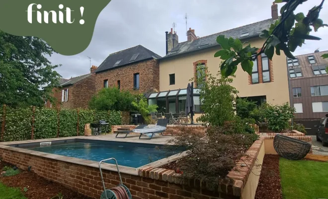 Aménagement d'une terrasse et d'un jardin avec piscine à Rennes