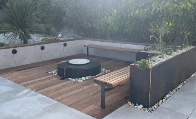 Aménagement d'une piscine et d'une terrasse à Saint-Aubin-d'Aubigné