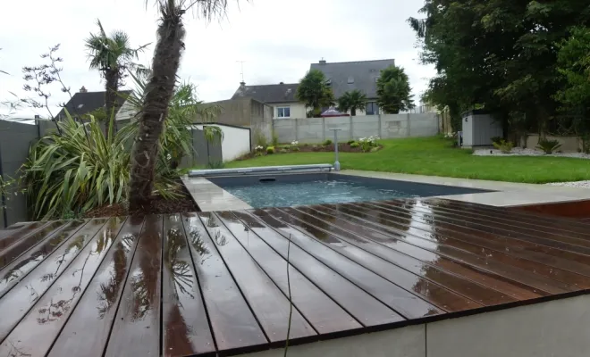 Aménagement d'une piscine et d'une terrasse à Saint-Aubin-d'Aubigné