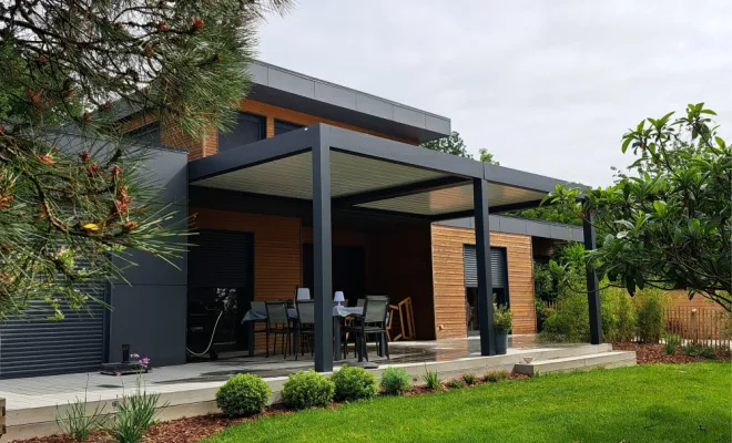 Aménagement d'une pergola bioclimatique à Monterfil